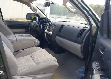 2011 Toyota Tundra Grade 4.6L V8 z USA, uszkodzony, nr VIN 5TFRM5F14BX025177